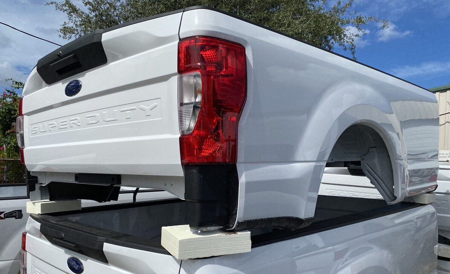 2020-2022  Ford OEM F250 F350 8ft Long Bed With Tail Lights Step Tailgate Bumper