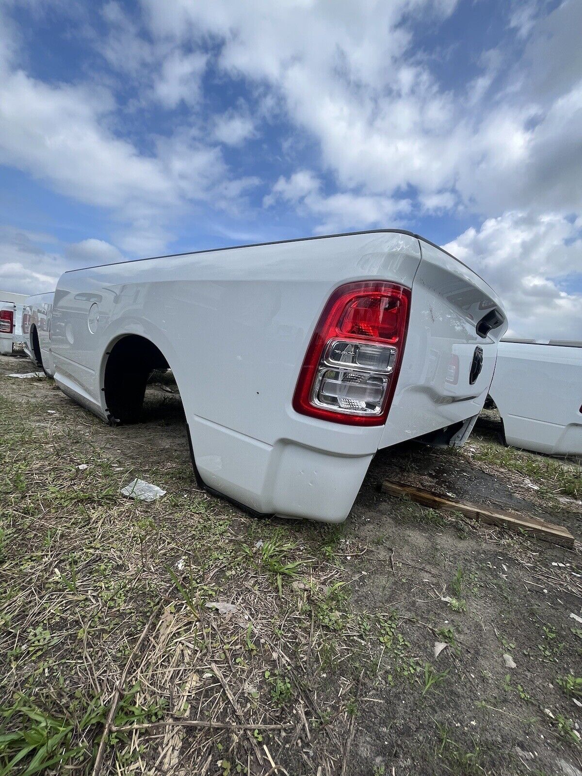 2019-2024 OEM Dodge Ram 2500 3500 8ft Long Bed with LINEX  Tail Lights Tailgate