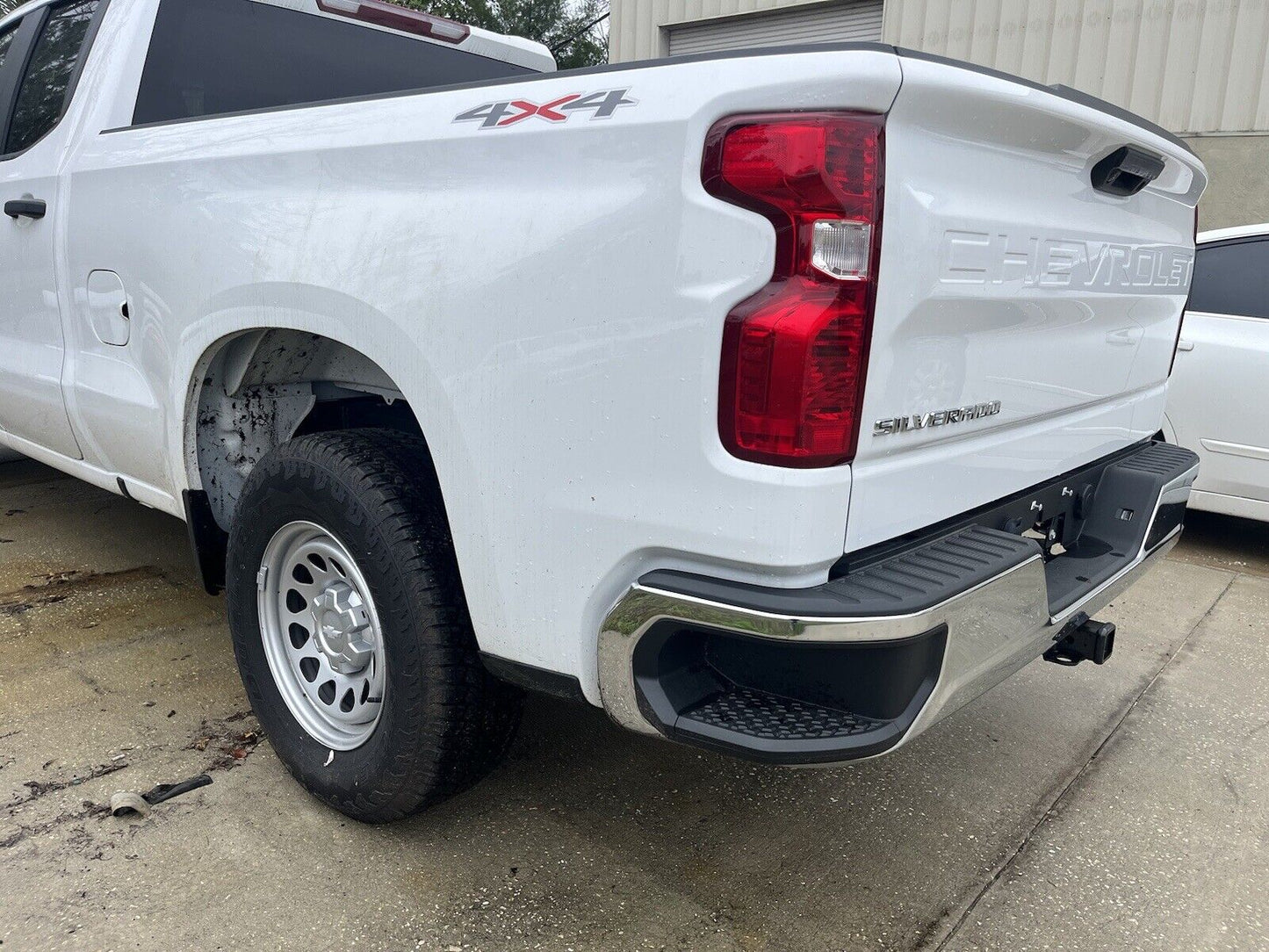 2019-2024 Chevrolet Silverado 1500 6.9 Ft SHORT Bed Tail Lights Tailgate Bumper