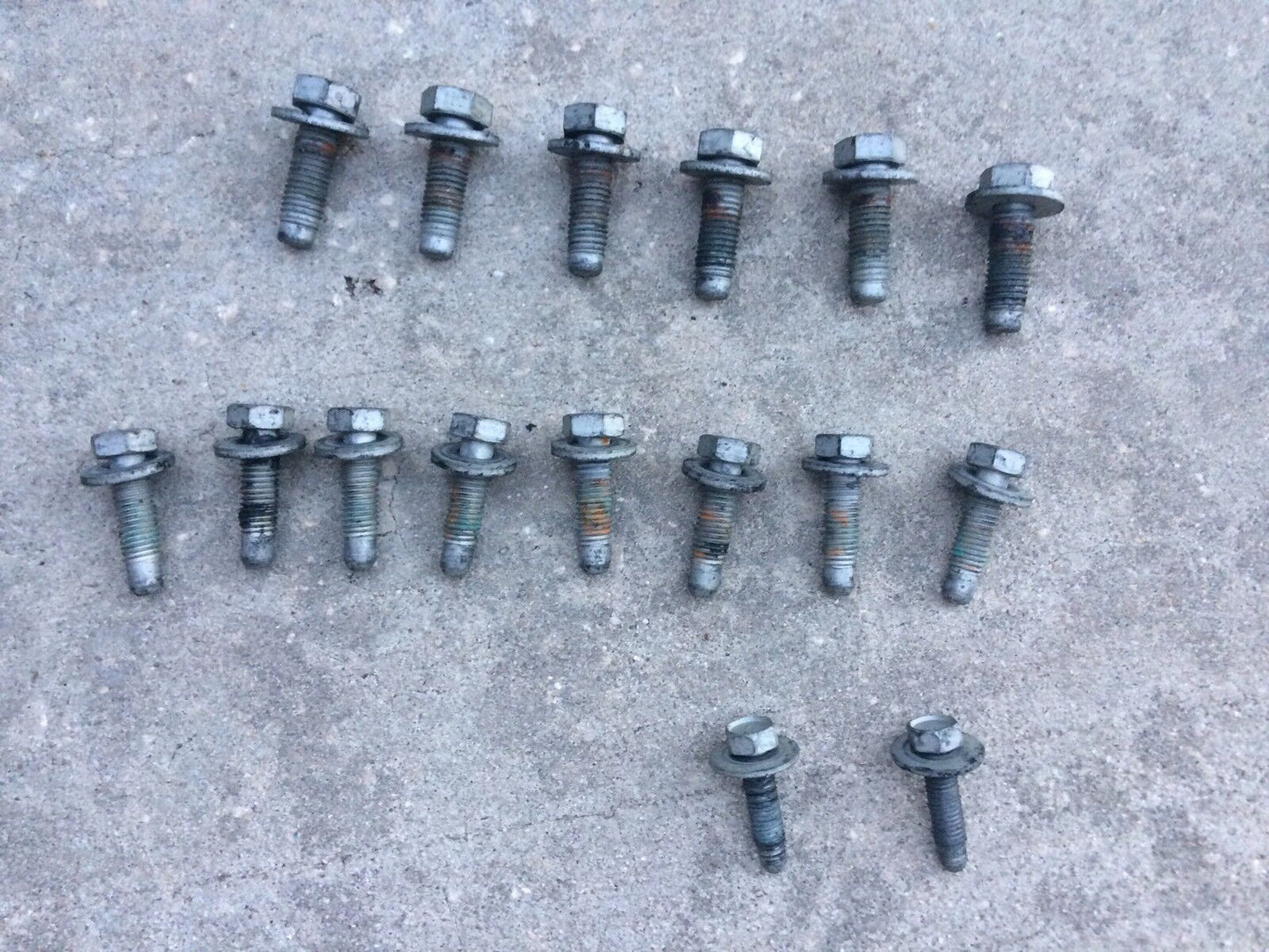 OEM CHEVROLET GMC Silverado Sierra 1500 2500 3500 Mounting Bed And Bumper Bolts