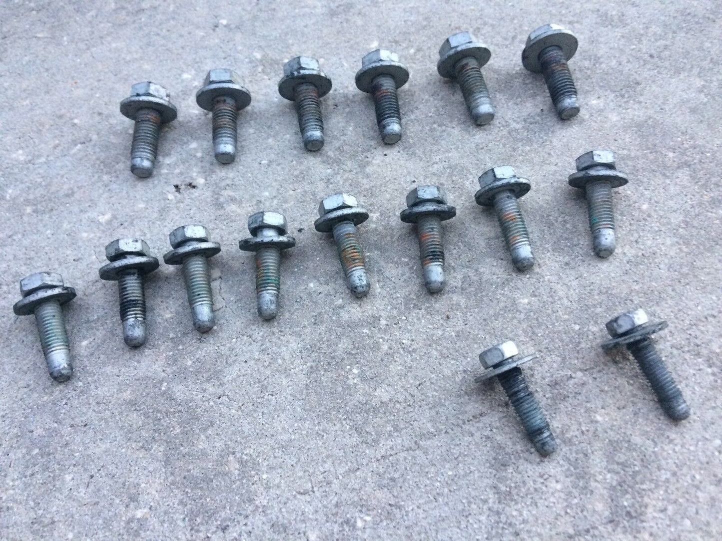 OEM CHEVROLET GMC Silverado Sierra 1500 2500 3500 Mounting Bed And Bumper Bolts