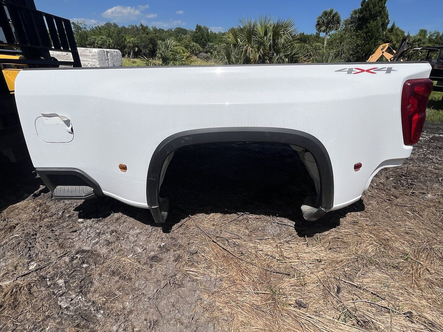 2019-2023 Chevrolet Silverado 3500 8ft Long Dually BED Tailgate Bumper