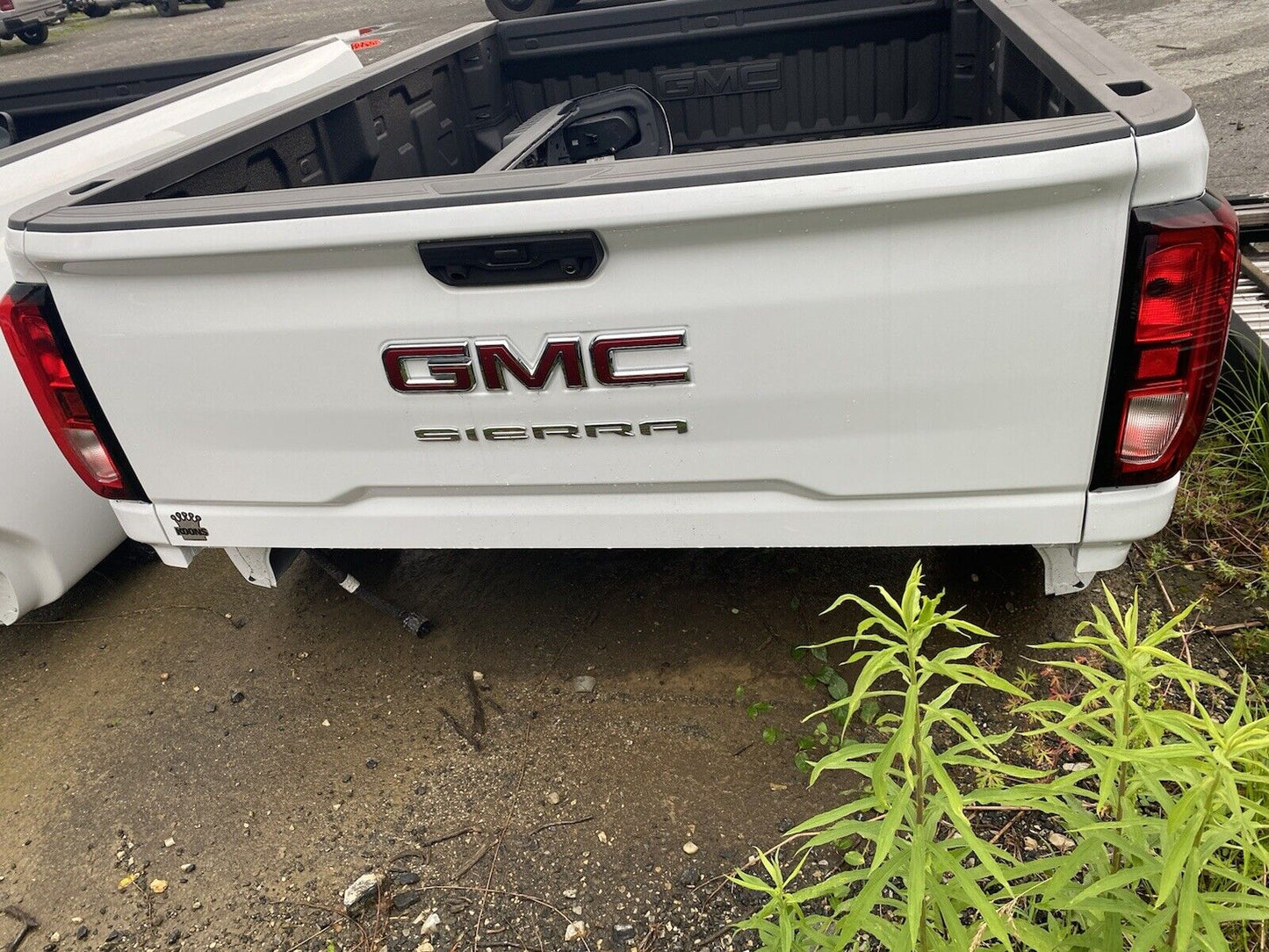 2019 2020 2021 2022 2023 GMC Sierra  2500 3500 8ft LONG Truck BED Linex Tailgate